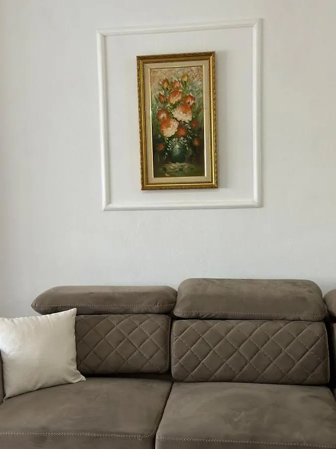 Victorias Apartment Tirane 0*, Tirana